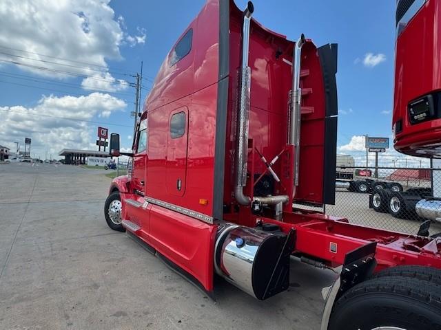 2026 Peterbilt 579-44