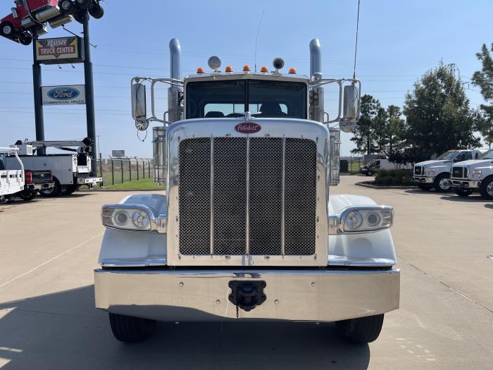 2015 Peterbilt 389-2