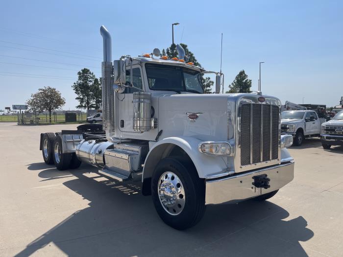 2015 Peterbilt 389-3