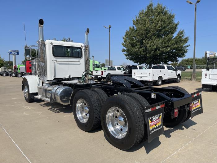 2015 Peterbilt 389-10