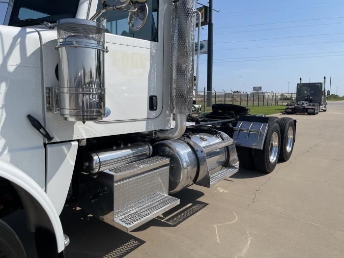 2015 Peterbilt 389-14