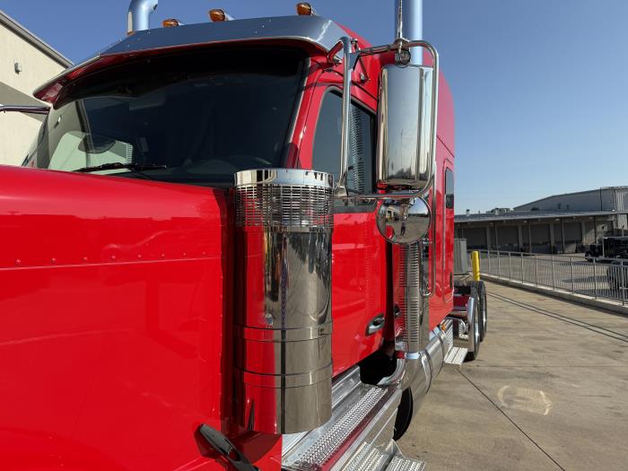 2026 Peterbilt 589-14