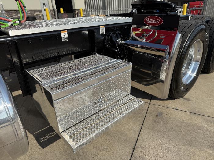 2026 Peterbilt 589-20