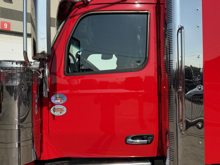 2026 Peterbilt 589-24