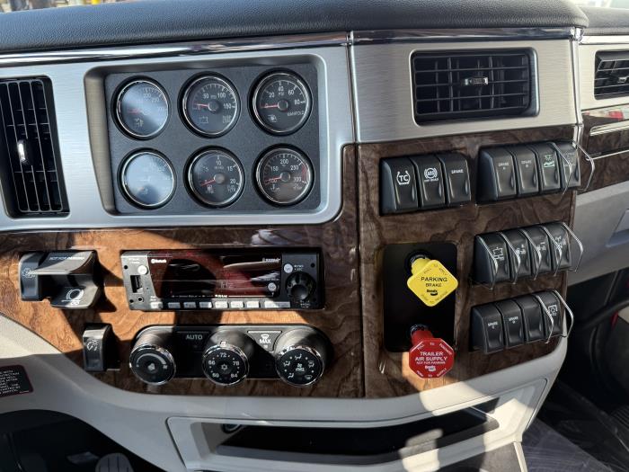 2026 Peterbilt 589-34