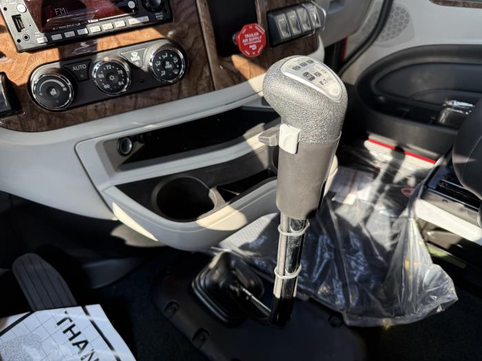 2026 Peterbilt 589-37