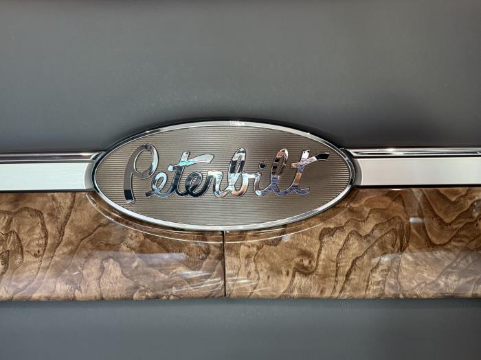 2026 Peterbilt 589-43