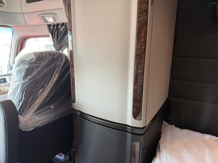 2026 Peterbilt 589-45