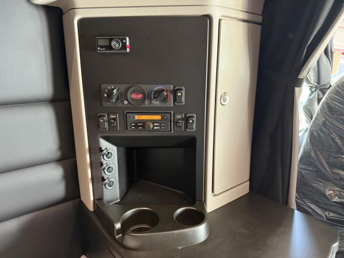 2026 Peterbilt 589-51