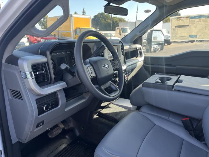 2026 Ford F-550-8