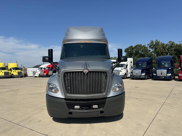 2022 International LT625-1