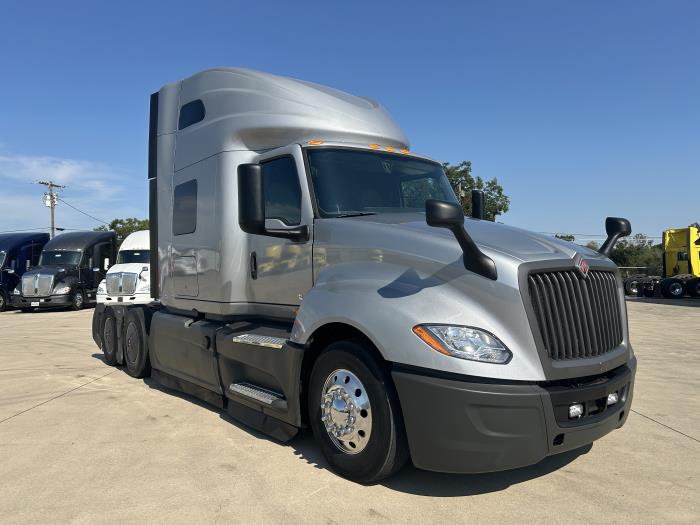 2022 International LT625-2