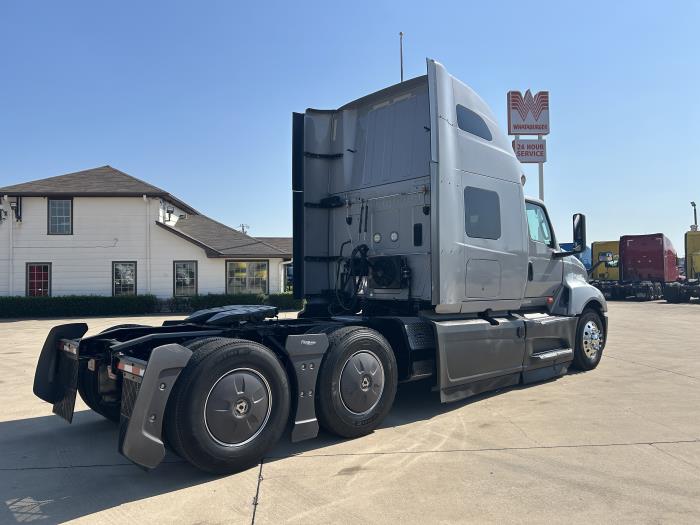 2022 International LT625-4