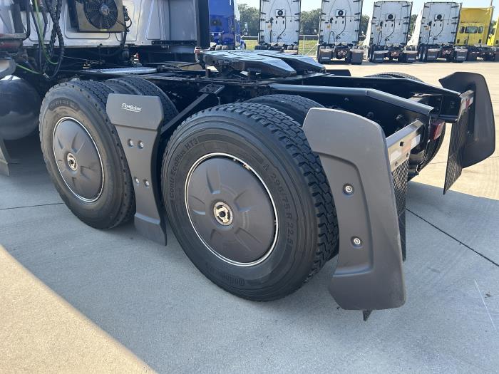 2022 International LT625-17