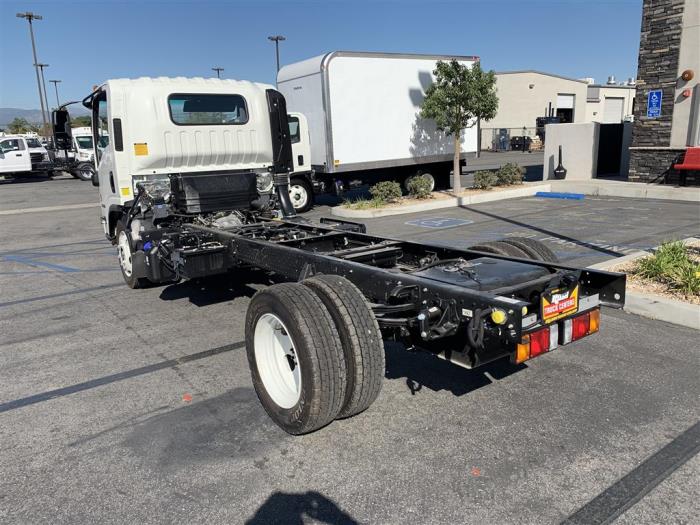 2024 Isuzu NRR Standard photo 4