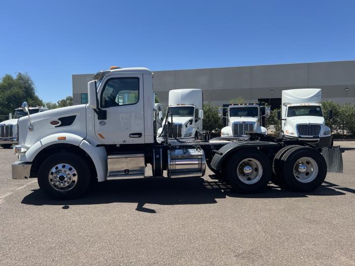 2020 Peterbilt 567 photo 3