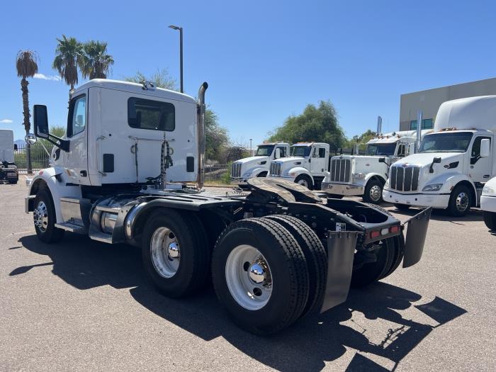 2020 Peterbilt 567 photo 4