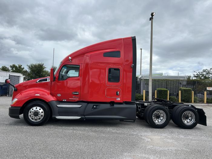 2022 Kenworth T680 photo 3