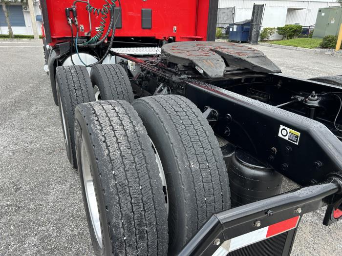 2022 Kenworth T680-4