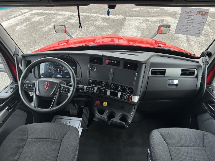 2022 Kenworth T680-17