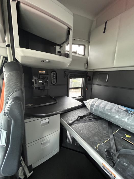 2022 Kenworth T680-19