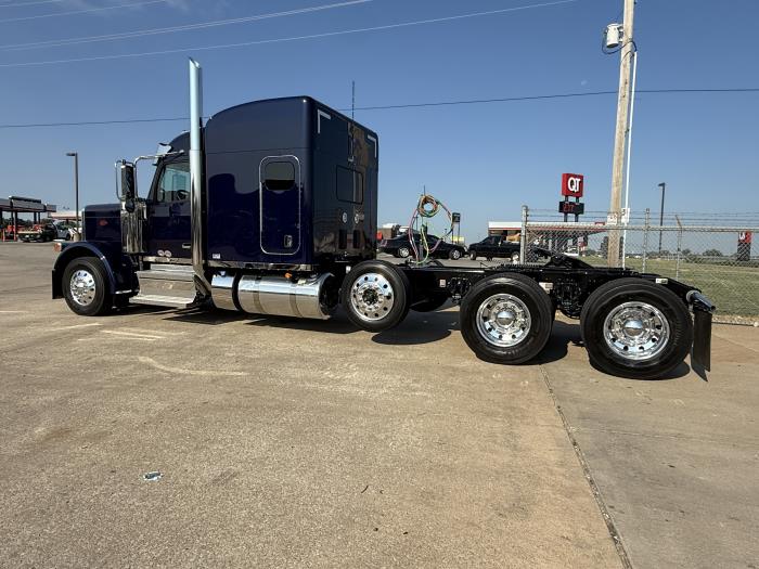 2026 Peterbilt 589-7