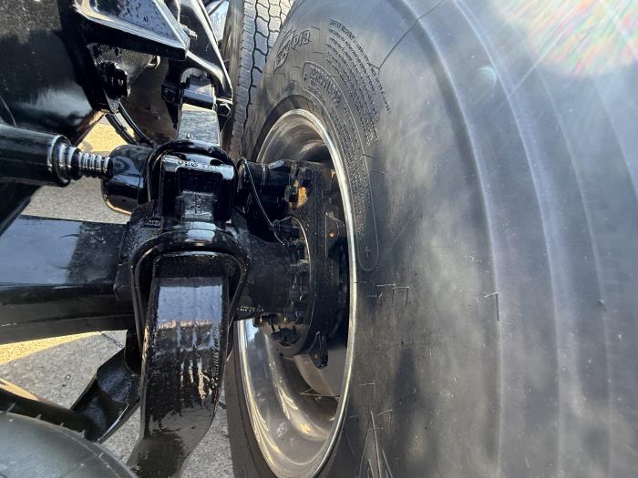 2026 Peterbilt 589-18