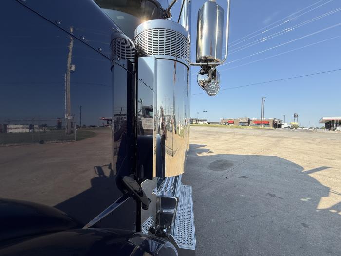 2026 Peterbilt 589-22