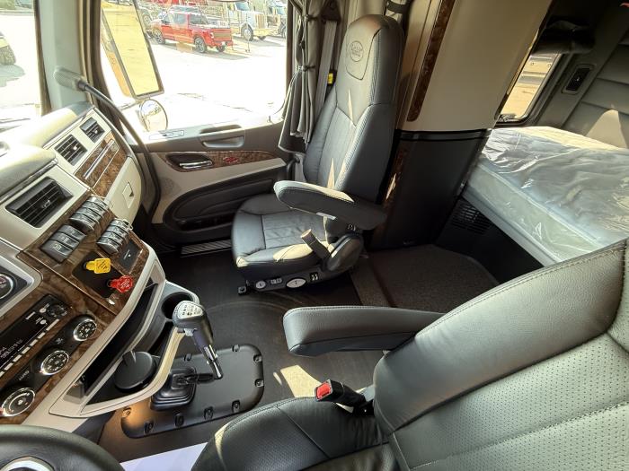 2026 Peterbilt 589-28