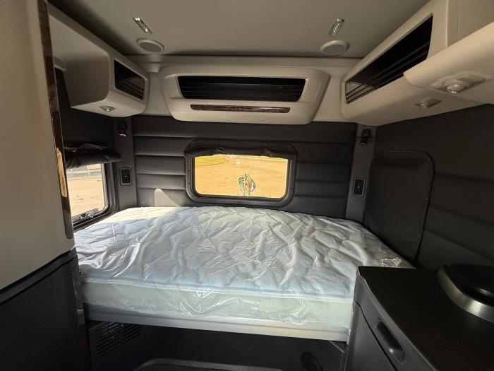 2026 Peterbilt 589-29