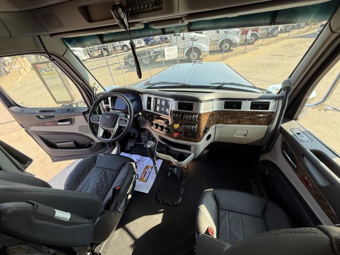 2026 Peterbilt 589-33