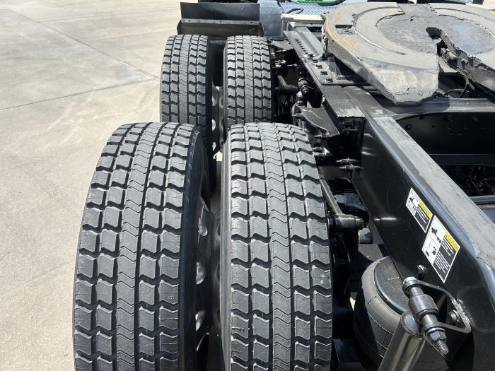 2022 Peterbilt 579-13