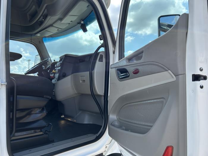 2022 Peterbilt 579-23