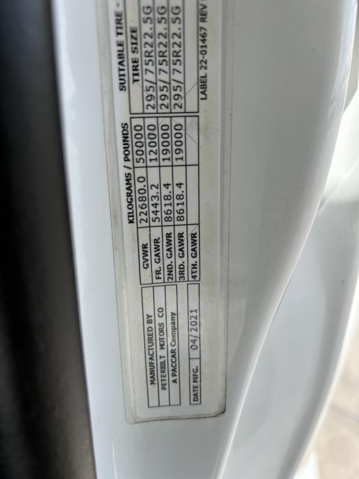 2022 Peterbilt 579-27