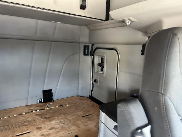 2022 Peterbilt 579-34