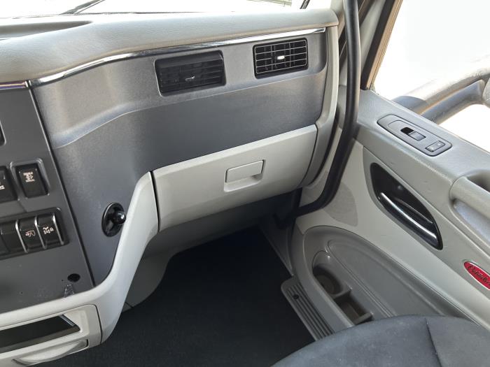 2022 Peterbilt 579-36