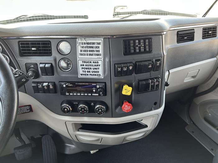 2022 Peterbilt 579-37