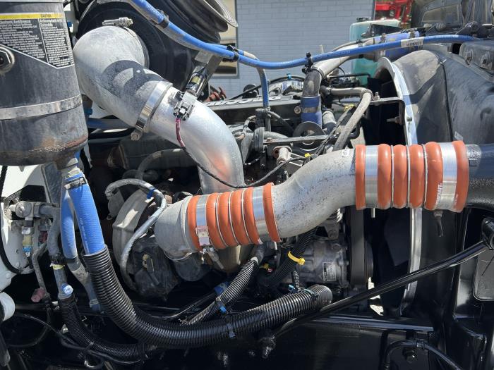 2020 Peterbilt 337-16