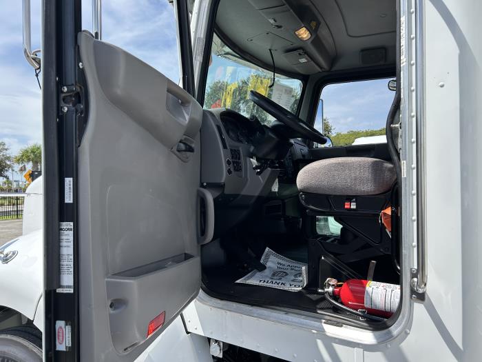 2020 Peterbilt 337-17