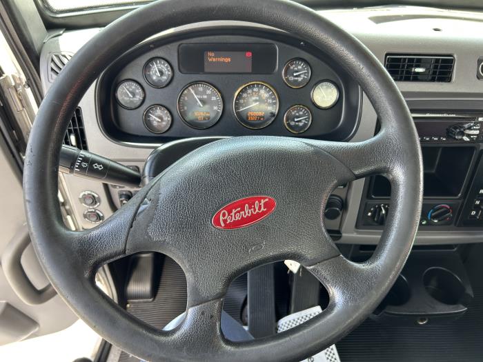 2020 Peterbilt 337-21