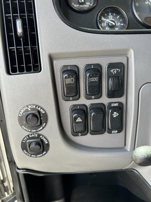 2020 Peterbilt 337-24