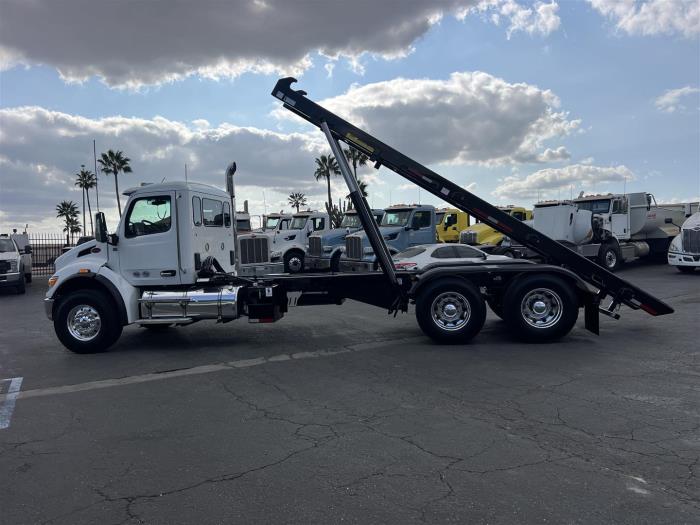 2026 Peterbilt 548-23