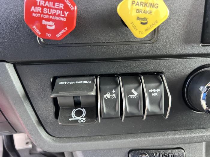 2026 Peterbilt 548-33