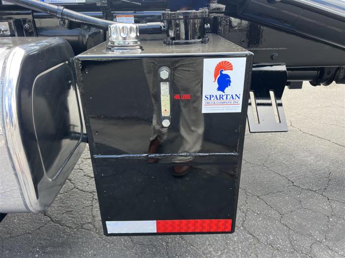 2026 Peterbilt 548-12