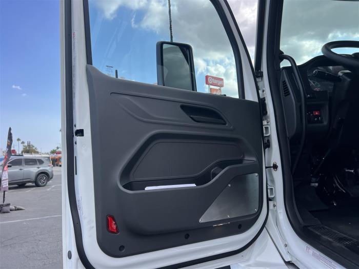 2026 Peterbilt 548-24