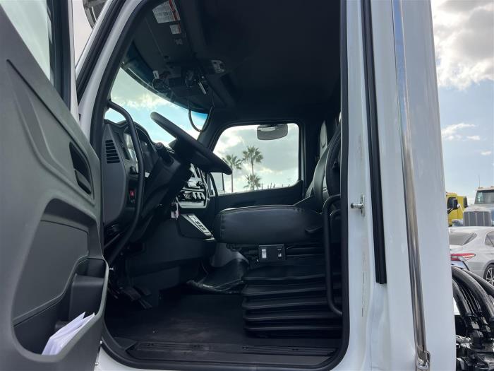 2026 Peterbilt 548-25