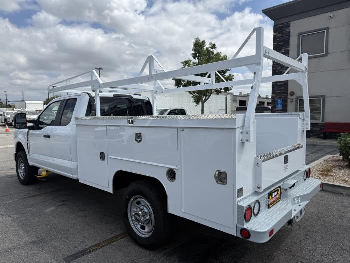 2026 Ford F-350 XL photo 4