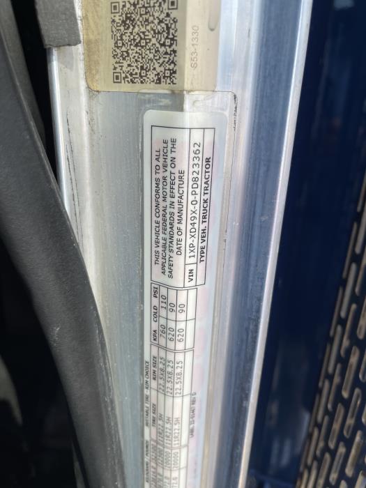 2023 Peterbilt 389-33