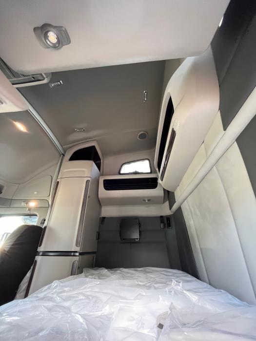 2026 Peterbilt 579-31