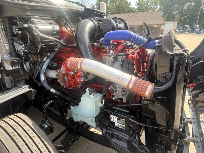 2023 Peterbilt 579-10